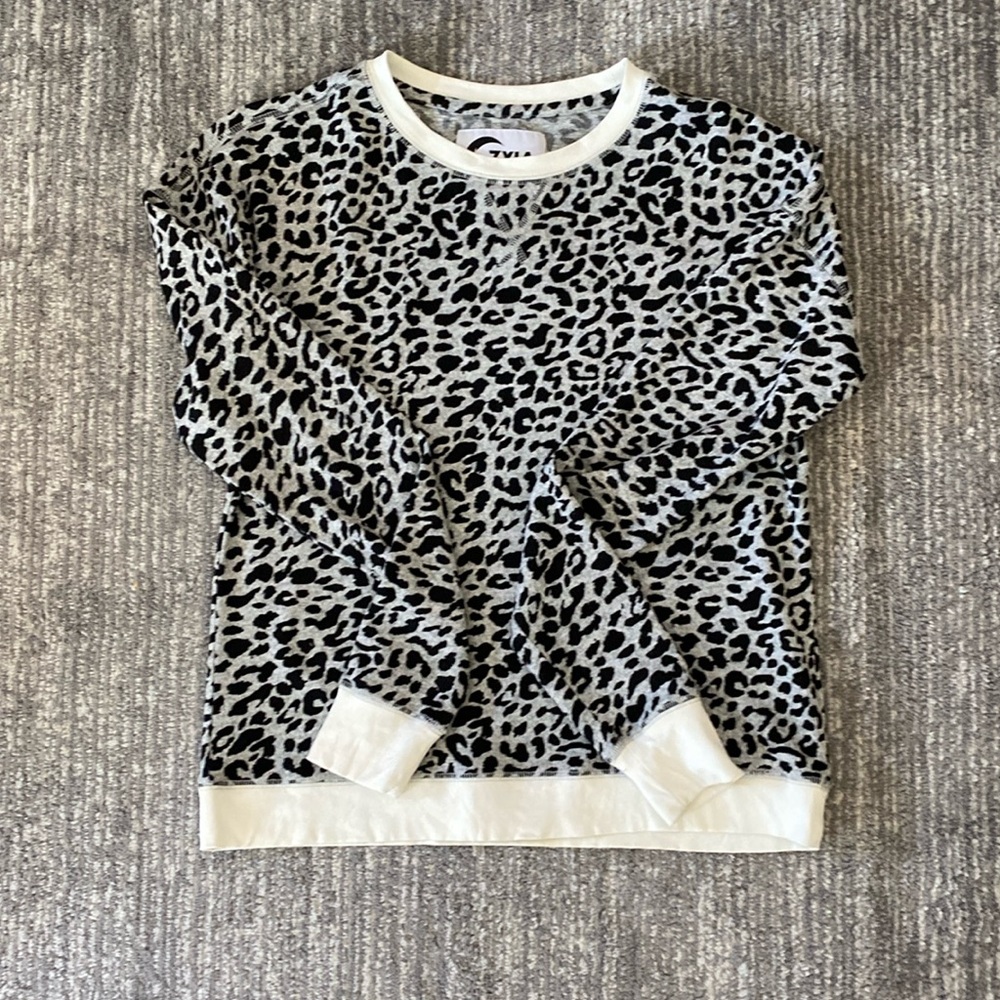 ZYIA Active Leapord Print sweatshirt